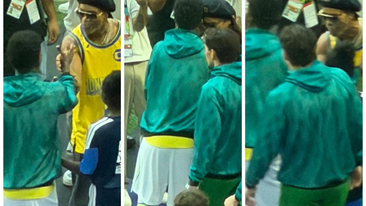Ronaldinho-Vinicius, abrazo antes de la primera 'final' de Brasil