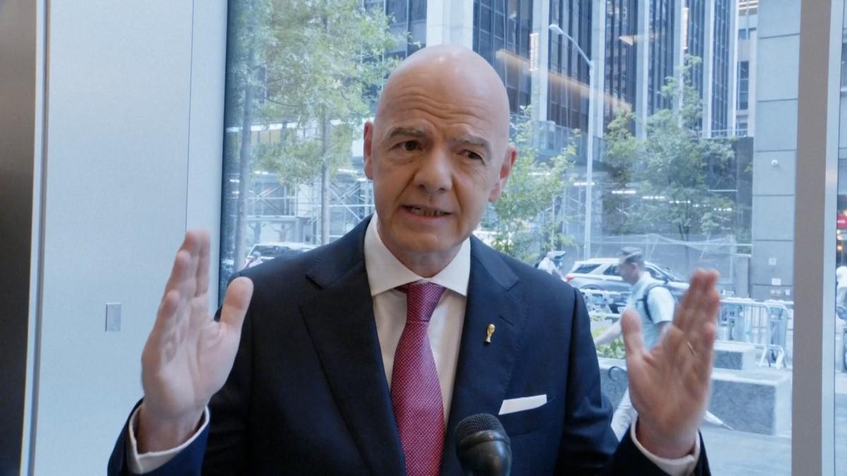 Gianni Infantino explica las pausas de hidratación en el Mundial por el calor y niega beneficios económicos para la FIFA.