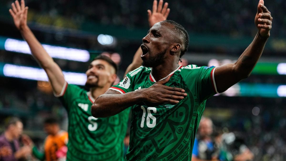 Julián Quiñones destacado en el Power Ranking tras jugar ante Ecuador