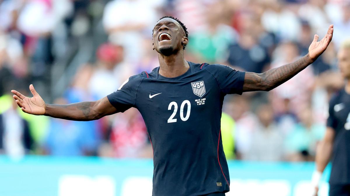 Balogun se pronuncia tras la polémica sobre la roja: "Supe que iba a generar mucha controversia"