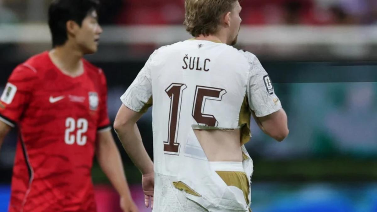 ¿Por qué se rompen algunas camisetas en el Mundial? Ligereza extrema antes que resistencia