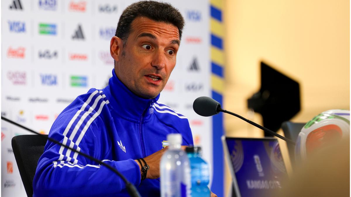 Scaloni: "Hay bastante gente que no quiere que ganemos, y eso nos sirve"