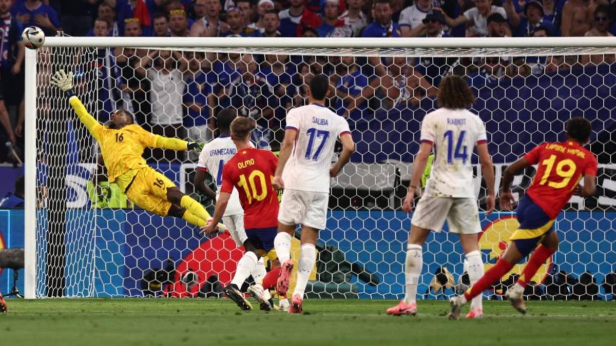 ¿Cuántos españoles serían titulares en Francia? Al menos, la mitad