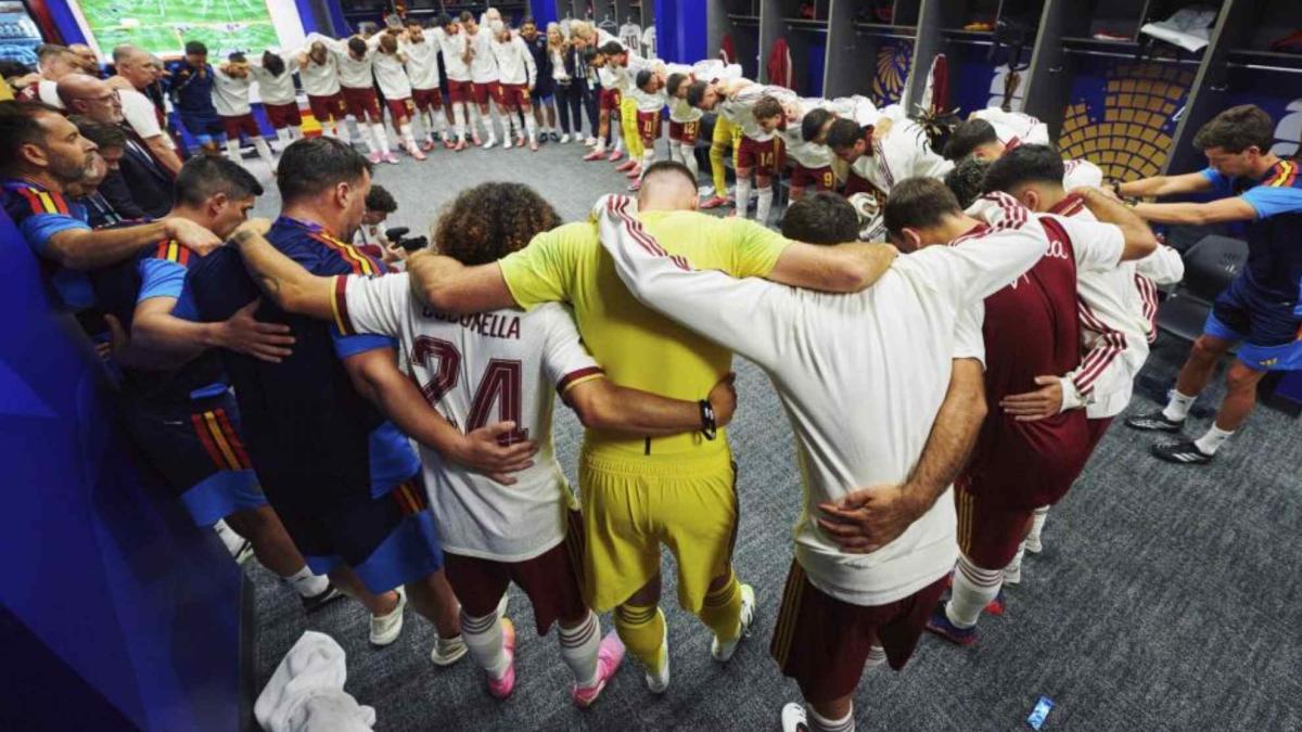 Ecuador deja a Bolivia con 10 jugadores y le propina goleada con un "doblete" de Gonzalo Plata