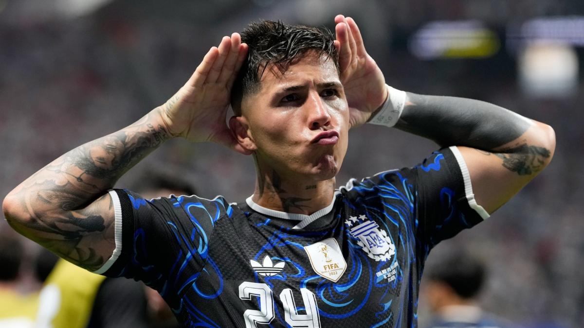 Enzo Fernández, el 'otro' héroe argentino: el partido de Maradona con Julián en la habitación, la carta a Messi...