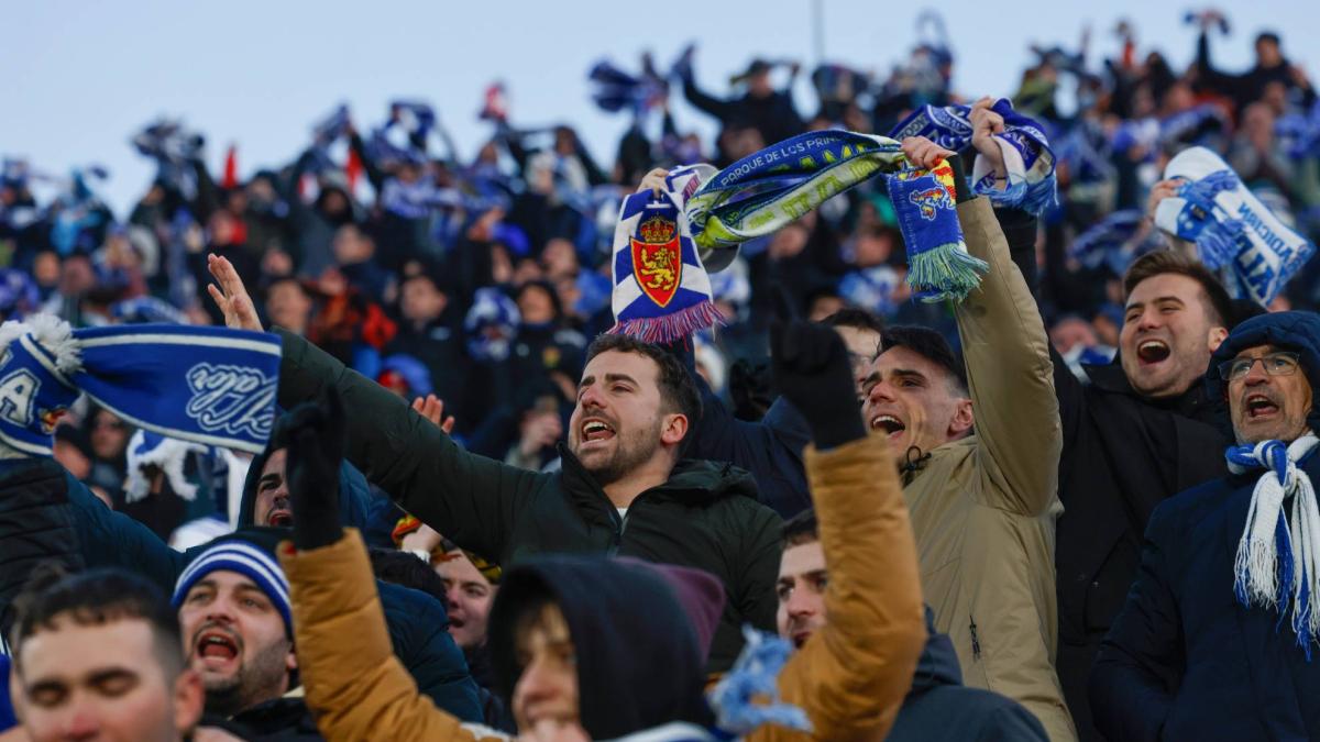 El Real Zaragoza anuncia una rebaja media del 18% en los abonos que no convence a la afición
