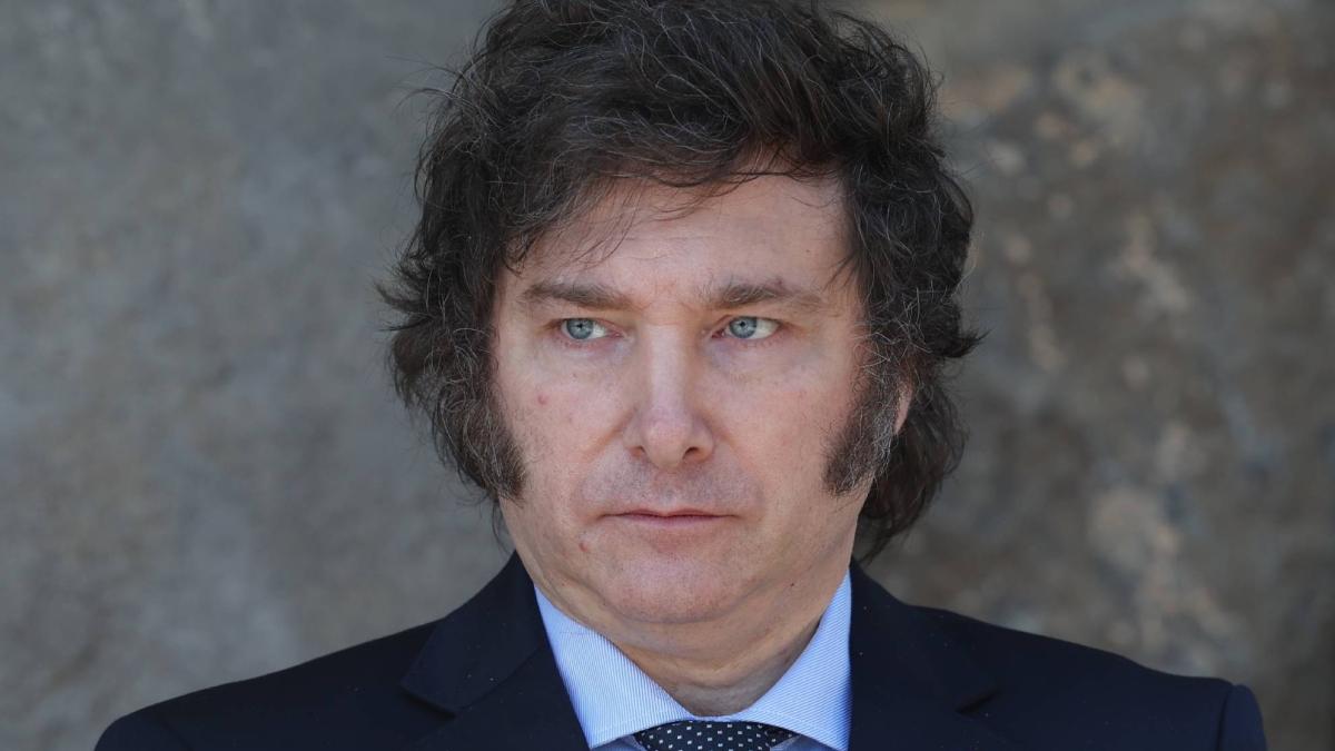 Milei decreta un día festivo para que los argentinos celebren junto a sus jugadores tras perder el Mundial