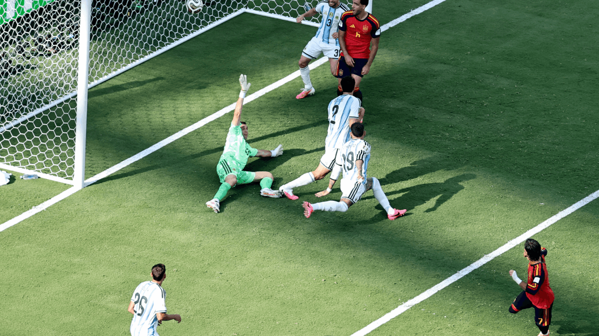 España derriba el búnker argentino y es campeona del Mundial