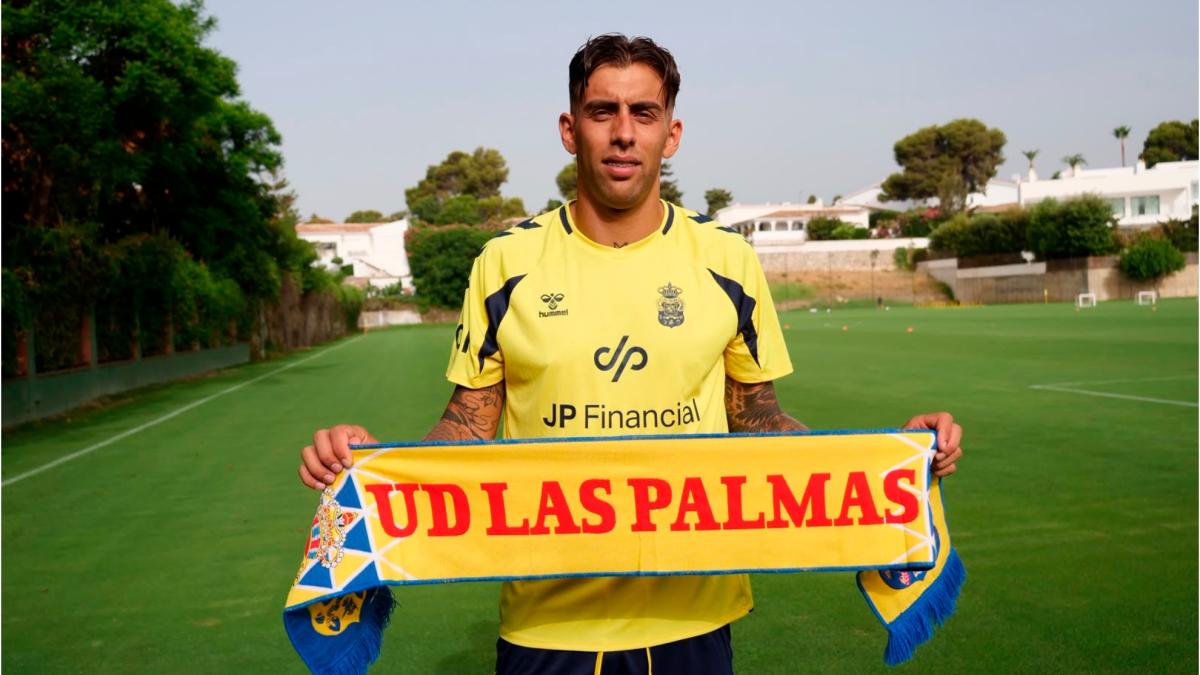 Jefté Betancor firma por tres años con la UD Las Palmas