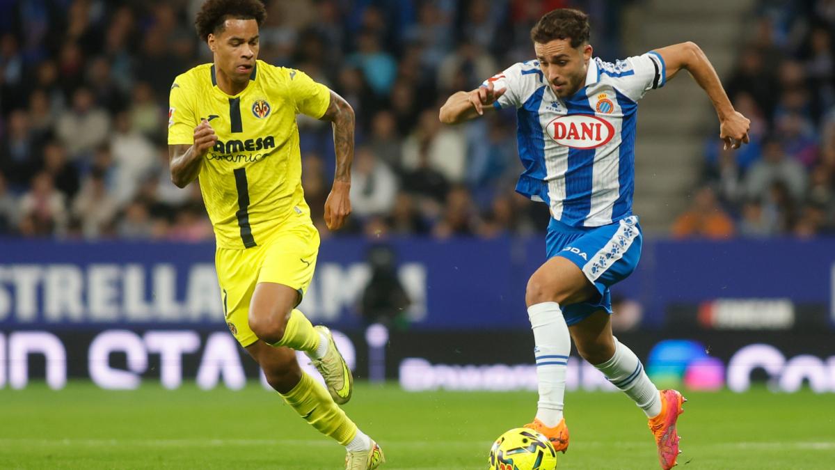 El Málaga negocia la cesión de José Salinas con el Espanyol