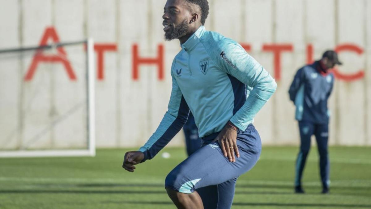 Iñaki Williams regresa a los entrenamientos en Lezama