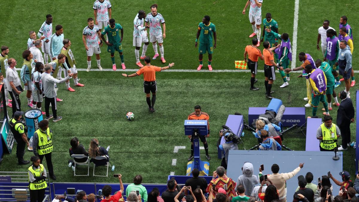 La UEFA pone freno al VAR: menos revisiones y más autoridad para el árbitro