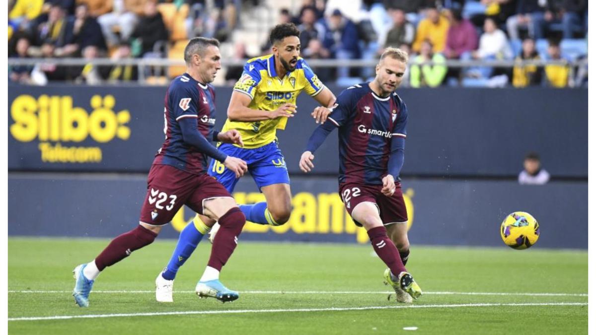 Aritz Arambarri rescinde con el Eibar y ficha por el Mirandés