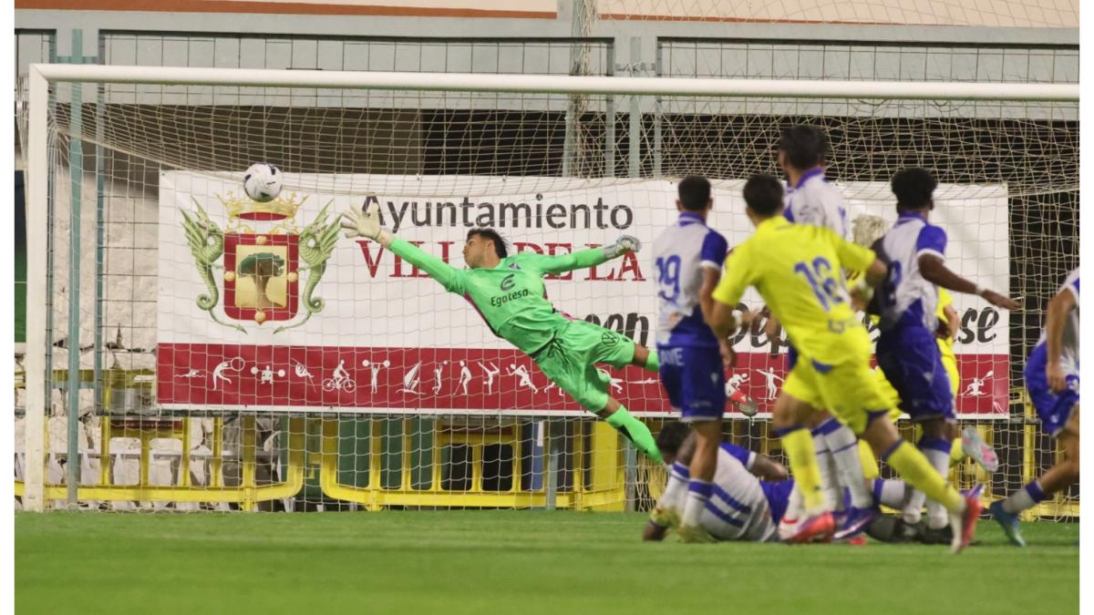 Cádiz se impone a un buen Tenerife y corona el Teide en los penaltis