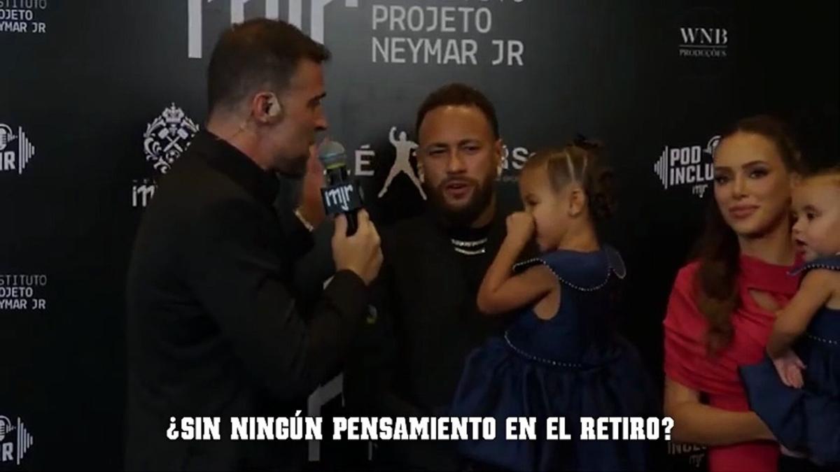 Neymar deja su retirada en el aire