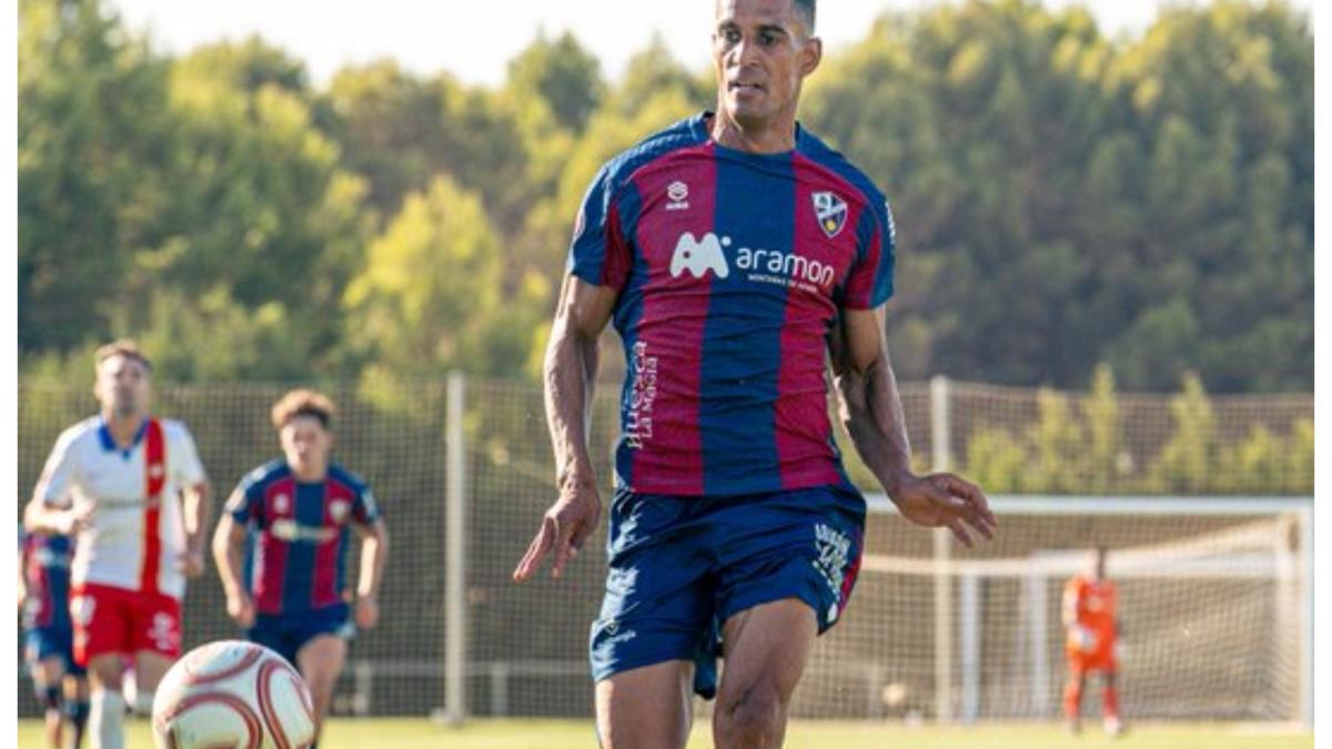 El Andorra se la pega en la Base Aragonesa y el Huesca se da un festín