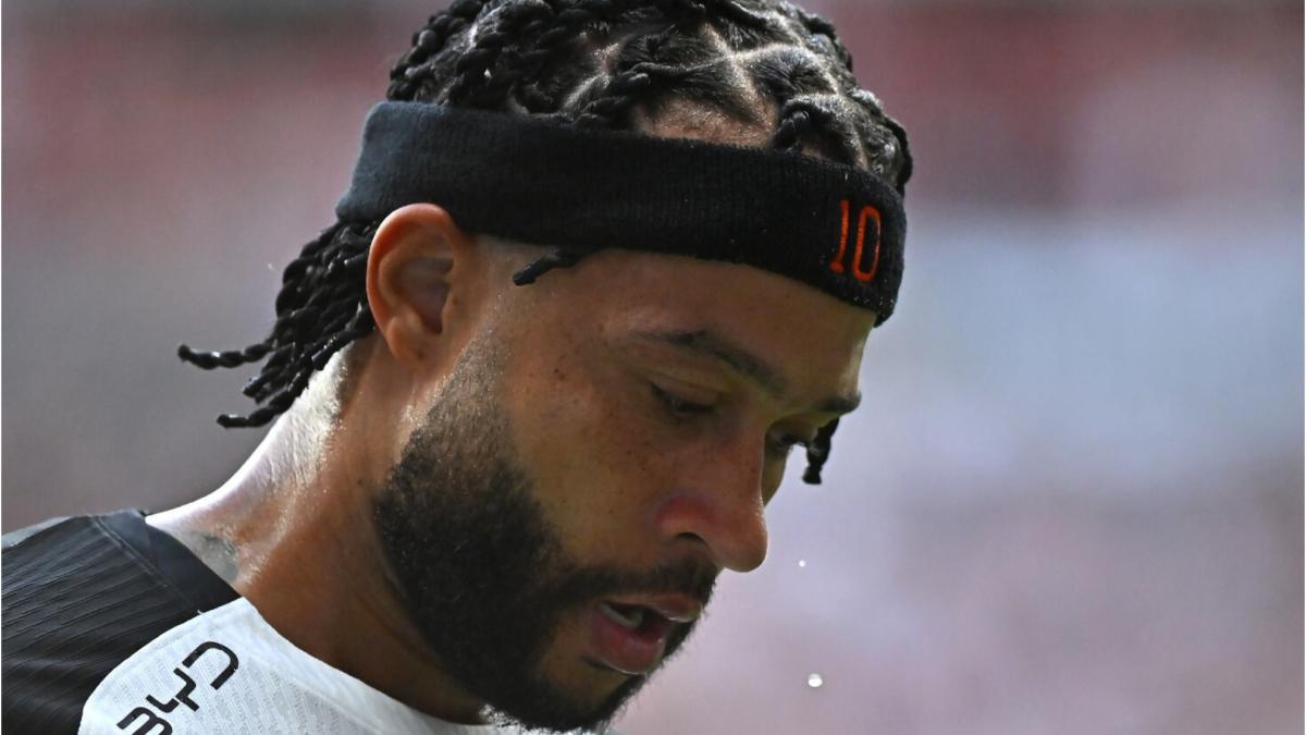 Memphis Depay denuncia incumplimiento del Corinthians