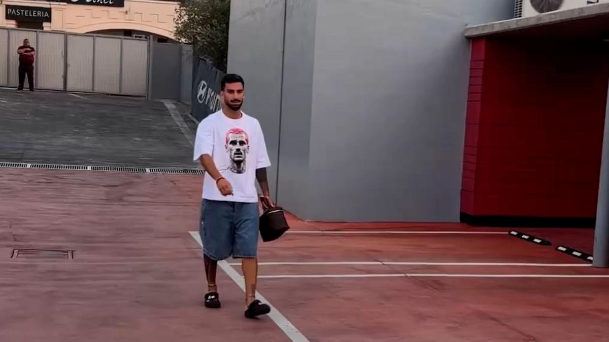 El detalle de Álex Baena a Griezmann en su llegada al Atlético