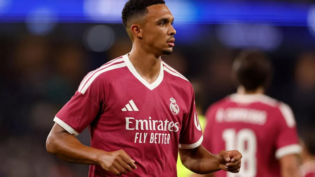 Mourinho agita el 2: Trent y Dumfries a pulso