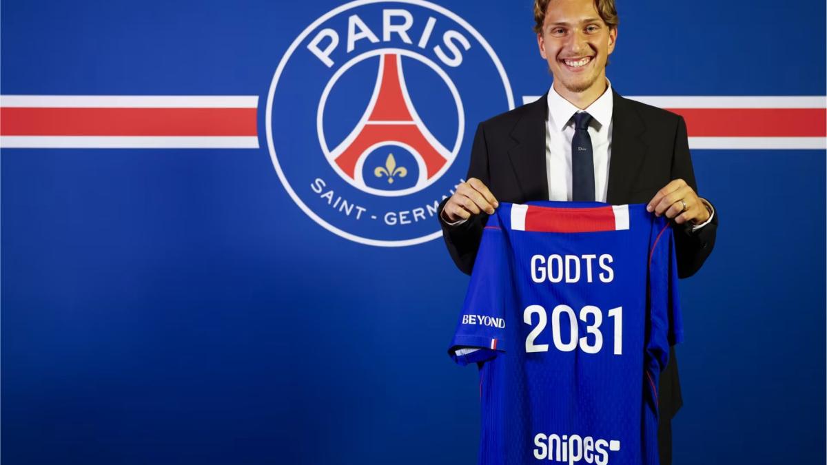El PSG oficializa al joven Godts y se compra otro tridente de ensueño