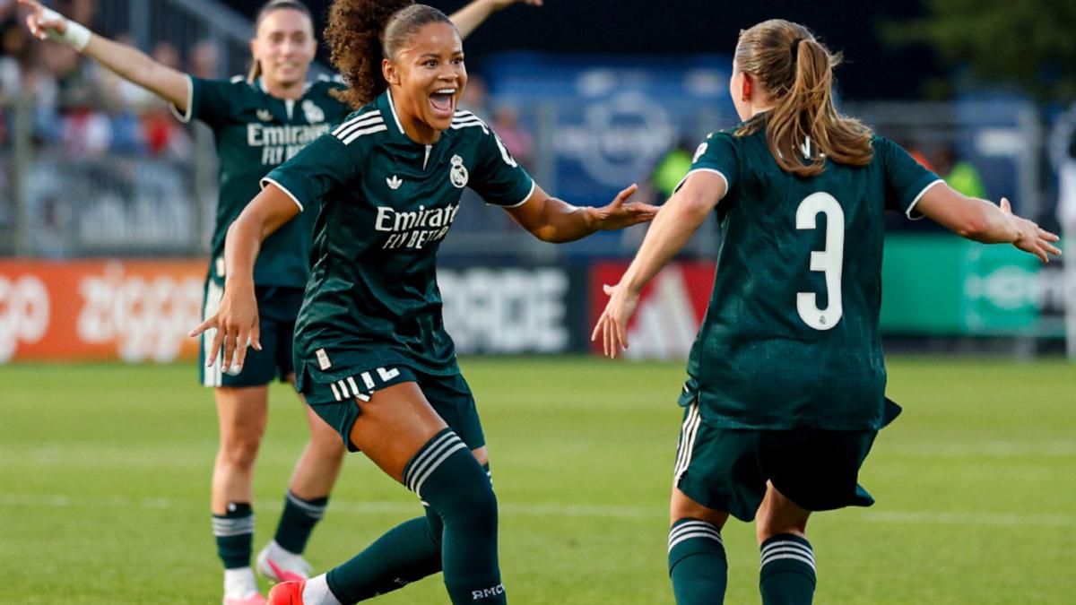 Schröder anota el primer gol oficial del Real Madrid
