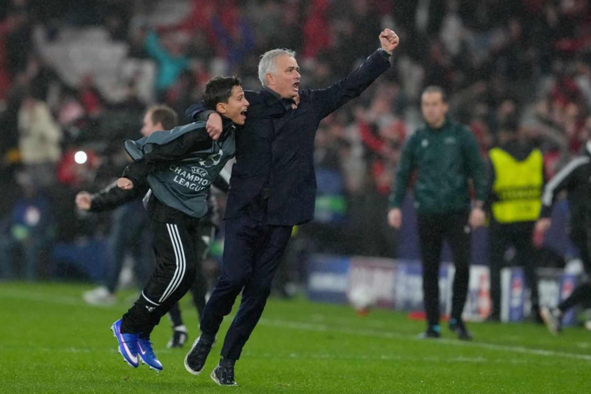 Mourinho: "Hago una llamada para que algunos no se suiciden, el Benfica perderá y nos volverán a matar"