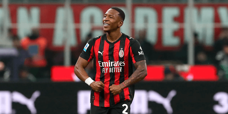 Pervis Estupiñán generó polémica en el derbi de Milán