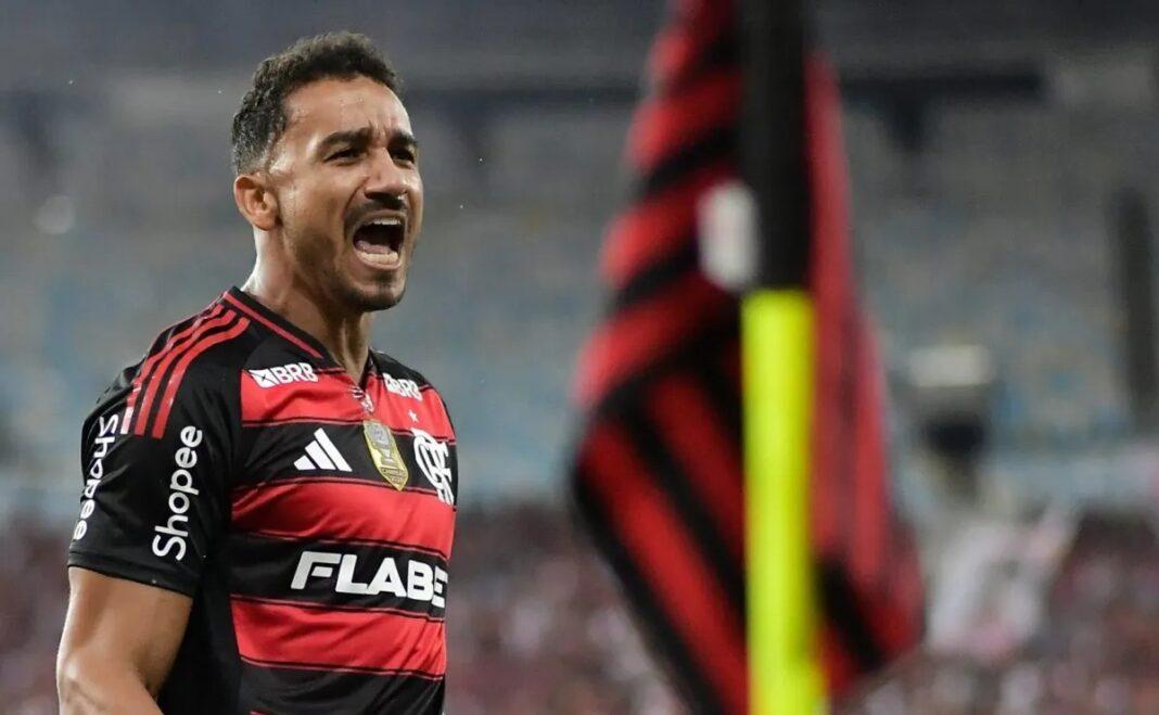 Danilo denunció actos de racismo de los hinchas de Estudiantes contra el plantel de Flamengo