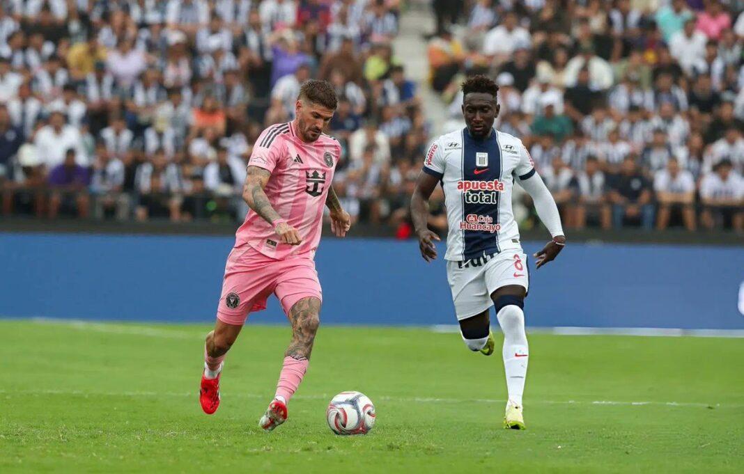 Eryc Castillo brilla con doblete y mantiene a Alianza Lima como líder en la Liga 1