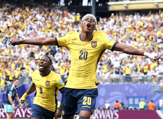 Nilson Angulo marca el 1-1 y el primer gol de Ecuador