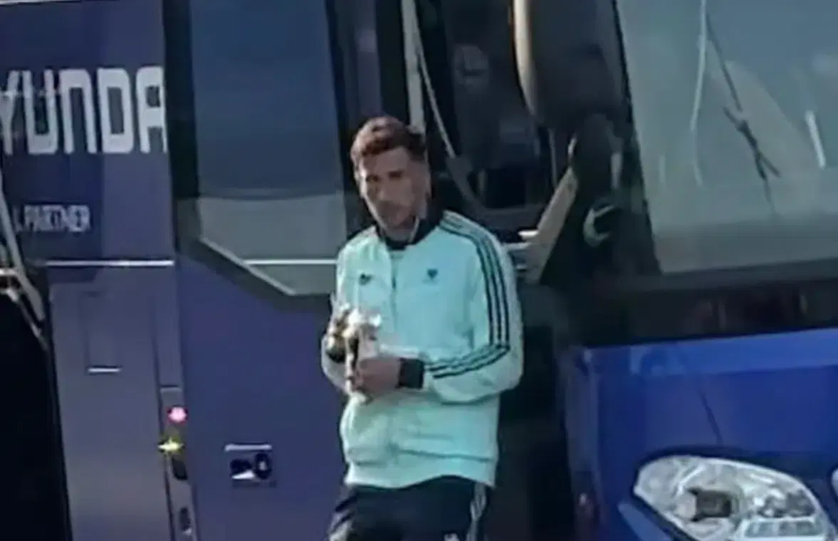 Goretzka se subió al bus de la delegación ecuatoriana