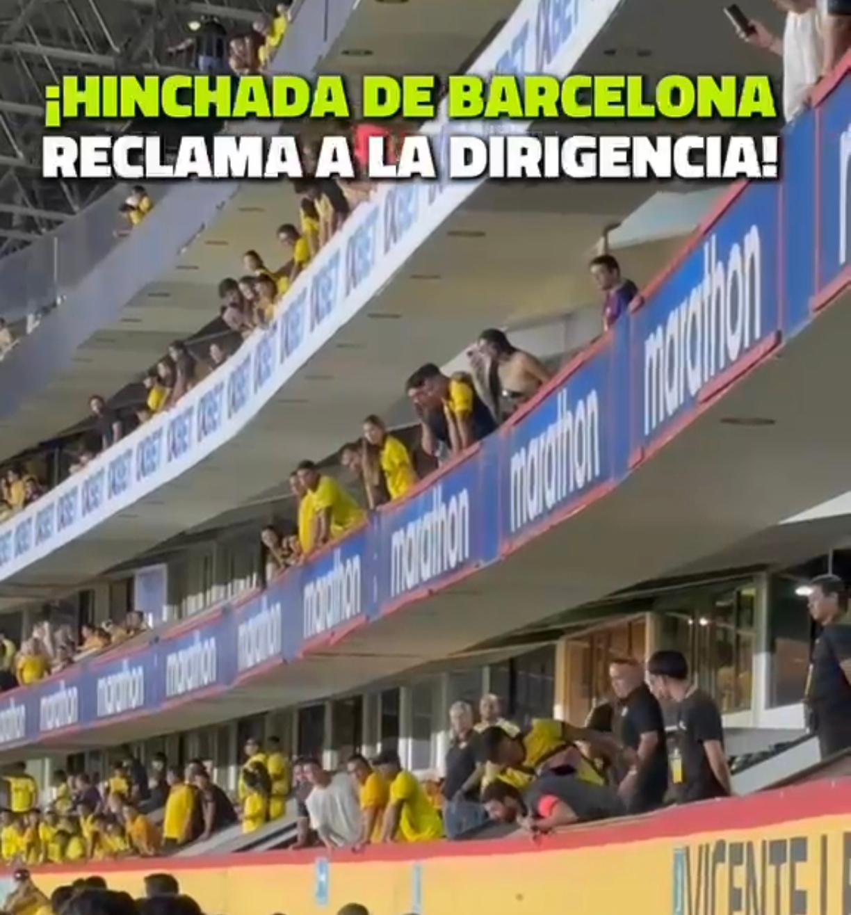 Hinchas de BSC mostraron su enojo ante los dirigentes