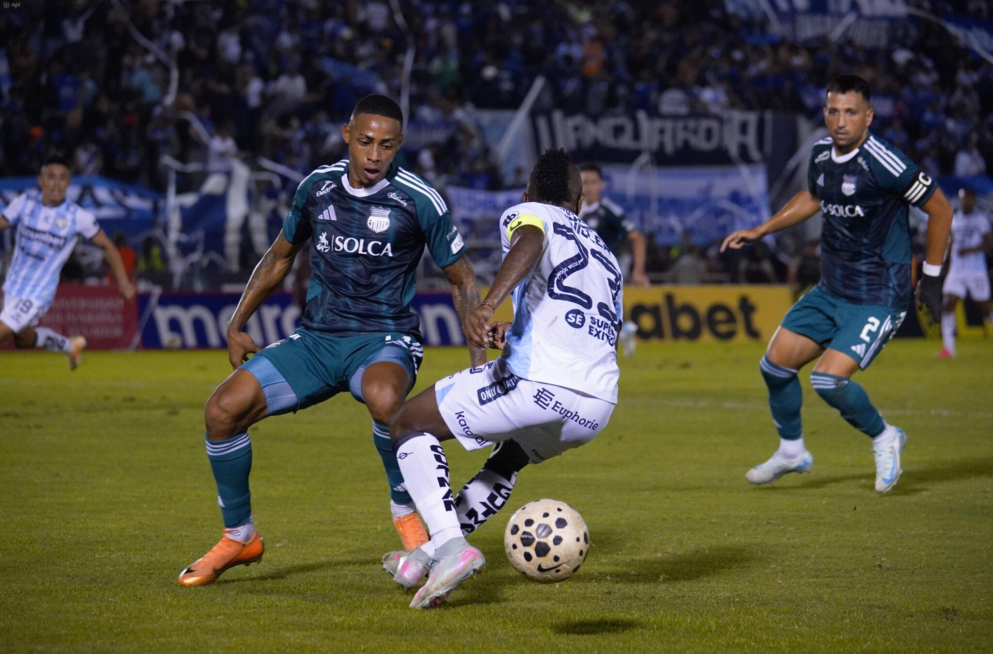 ABURRIDO EMPATE EN SAMANES! Emelec rescató un punto ante Guayaquil City