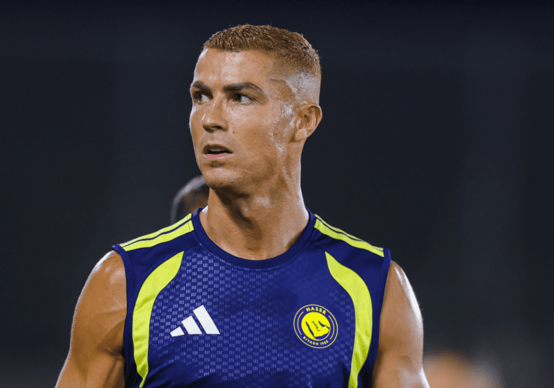 Cristiano Ronaldo sorprende con nuevo look en Al Nassr