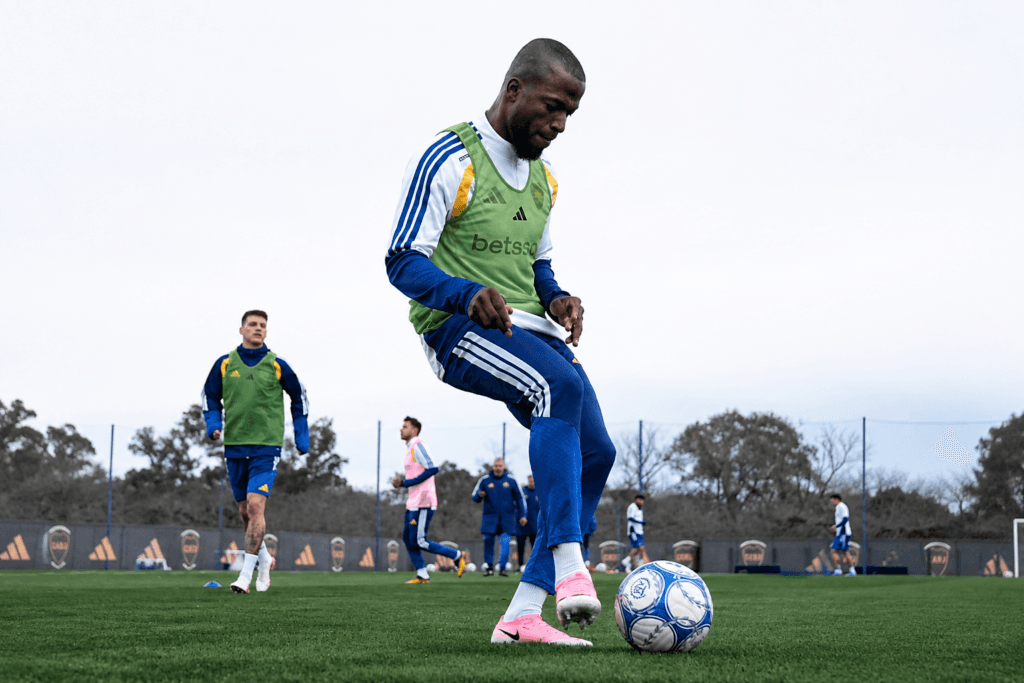 DEBE ESPERAR: Enner Valencia no fue convocado por Boca para enfrentar a Platense