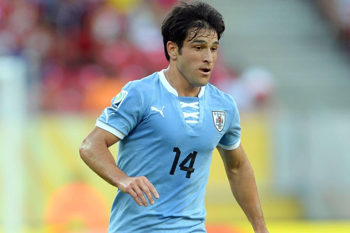 Nicolás Lodeiro anunció su retiro del fútbol