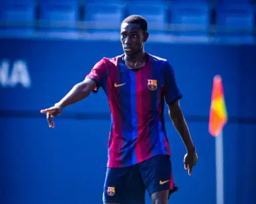 Caicedo ya vuela”: Elogios para el ecuatoriano del Barça B