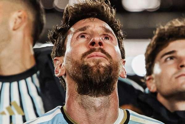Cristiano Ronaldo rinde homenaje a Lionel Messi