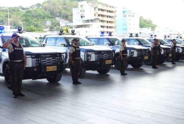 Policía entrega 48 vehículos en Esmeraldas para reforzar seguridad