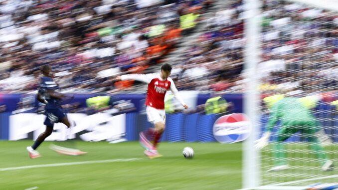 Arsenal toma ventaja 1-0 ante PSG en la final de Champions