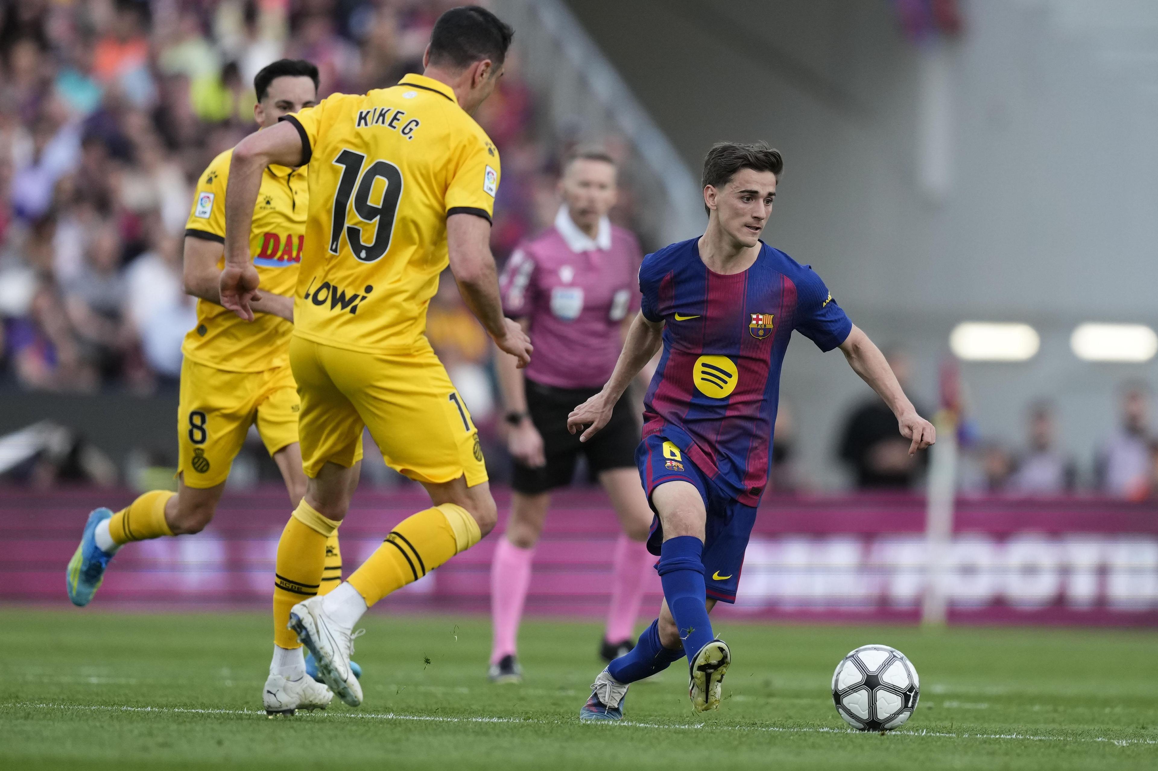 Flick revoluciona el centro del campo en un once sin Lewandowski y Rashford