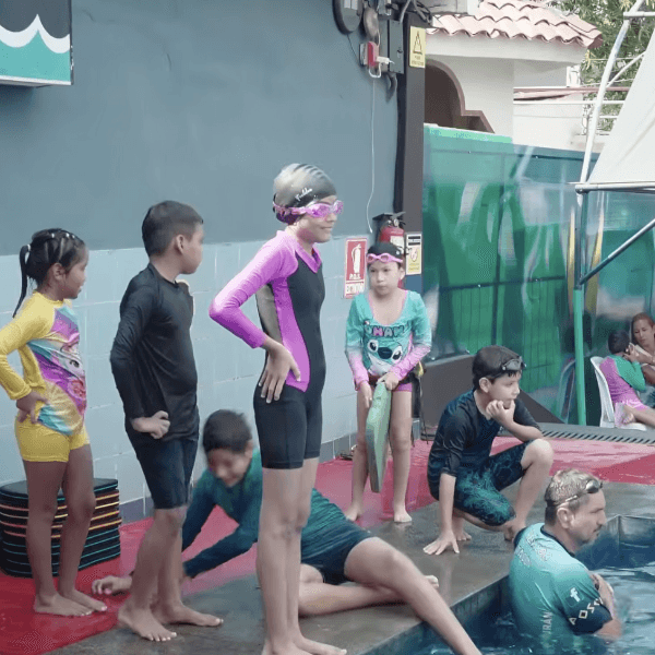El Aquaman de Durán: deporte para proteger a los niños de la violencia
