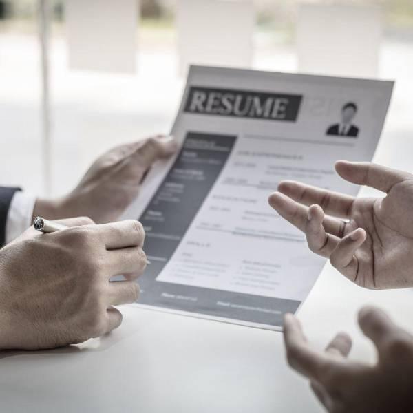 Más de 50 vacantes en Ecuador: técnicos, cocineros y líderes