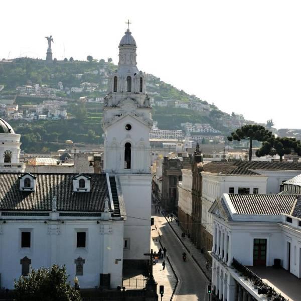 Clima en Quito y Guayaquil: Tardes con cielo nublado y lluvias dispersas