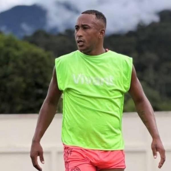 Jhon Perlaza pide disculpas por agredir a juez de línea