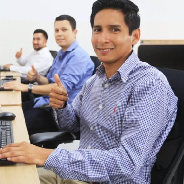 Ministerio de Educación abre 4.000 cupos para estudios virtuales en Ecuador