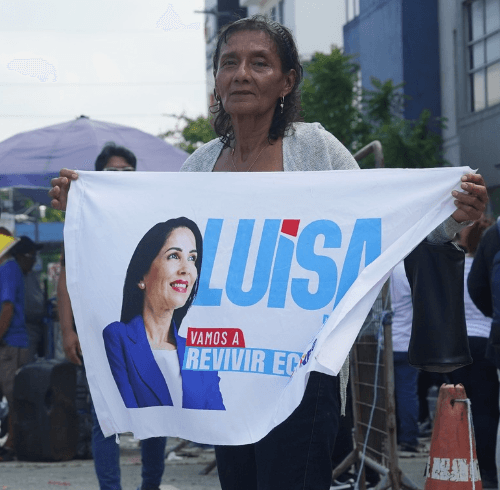 Luisa González sale del Cuartel Modelo bajo custodia