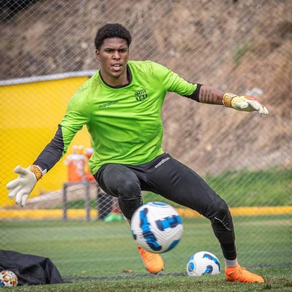 Kléber Pinargote demanda a Barcelona SC por salarios
