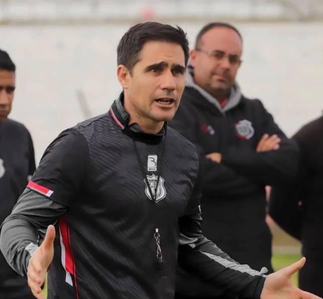 Francisco Usúcar vuelve a DT de Técnico Universitario