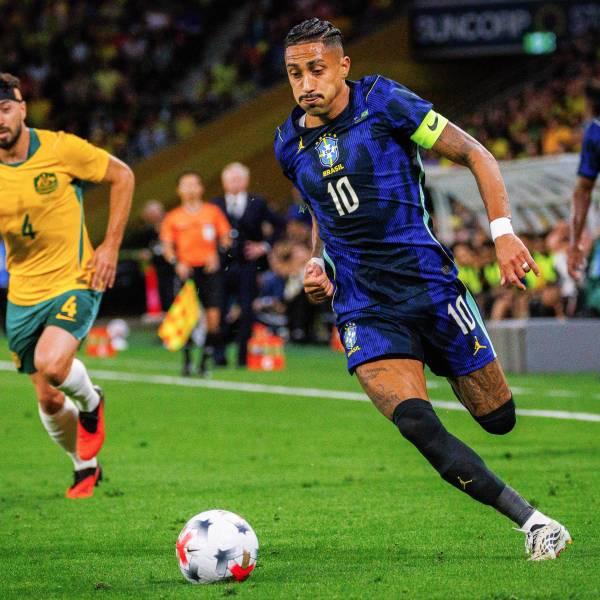 Raphinha se lesiona en amistoso contra Australia